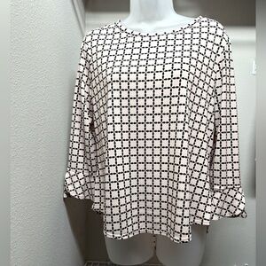 Elle size small ladies blouse with ruffled wrist